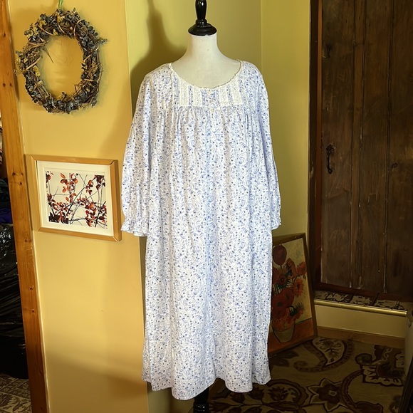 EILEEN WEST Size Large Cotton Flannel Long Nightgown Modest Soft Cozy Timeless - Picture 3 of 15